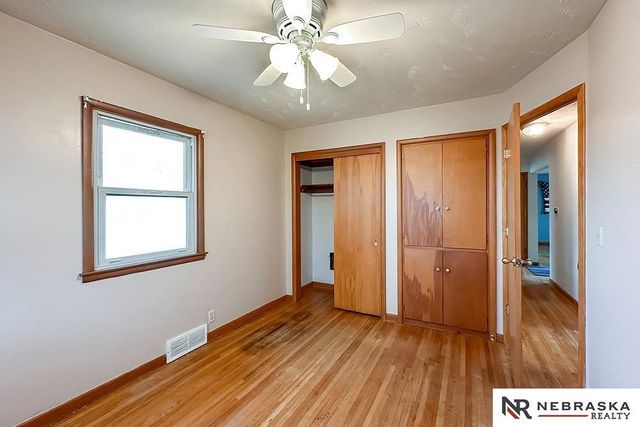 1713 Robertson Drive, Omaha, NE 68114