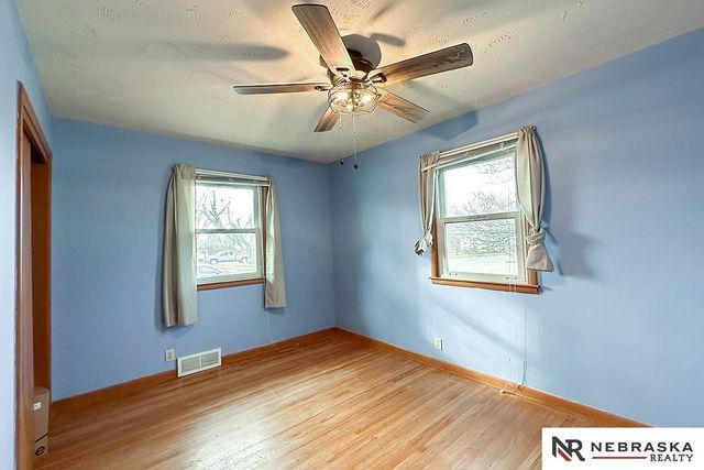 1713 Robertson Drive, Omaha, NE 68114