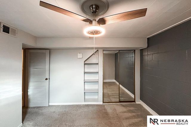 1713 Robertson Drive, Omaha, NE 68114