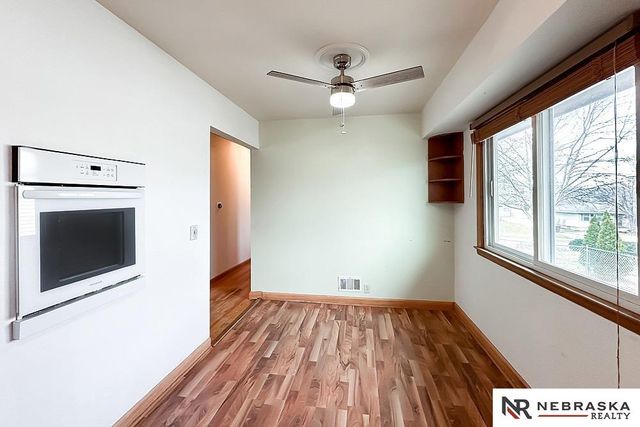 1713 Robertson Drive, Omaha, NE 68114