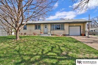 1713 Robertson Drive, Omaha, NE 68114