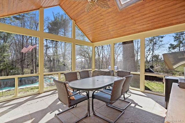 55 Greenmeadow Road, Pleasantville, NY 10570