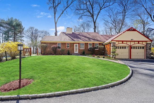 55 Greenmeadow Road, Pleasantville, NY 10570