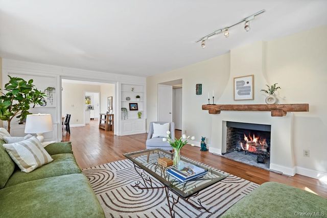 55 Greenmeadow Road, Pleasantville, NY 10570