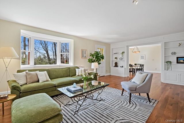 55 Greenmeadow Road, Pleasantville, NY 10570