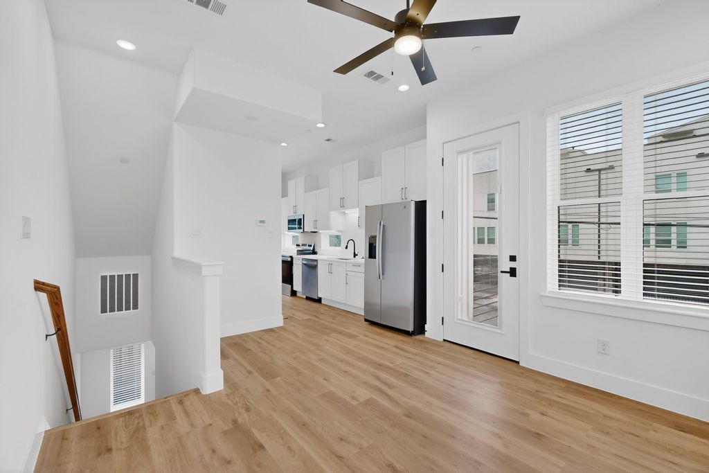 2230 Shea Road 101, Dallas, TX 75235