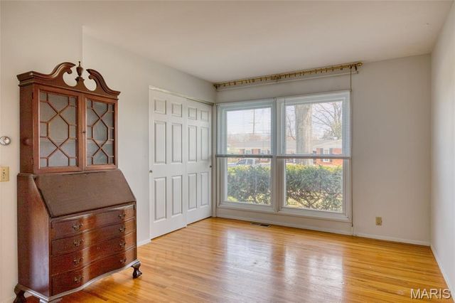 2325 Grassland Drive, Florissant, MO 63033