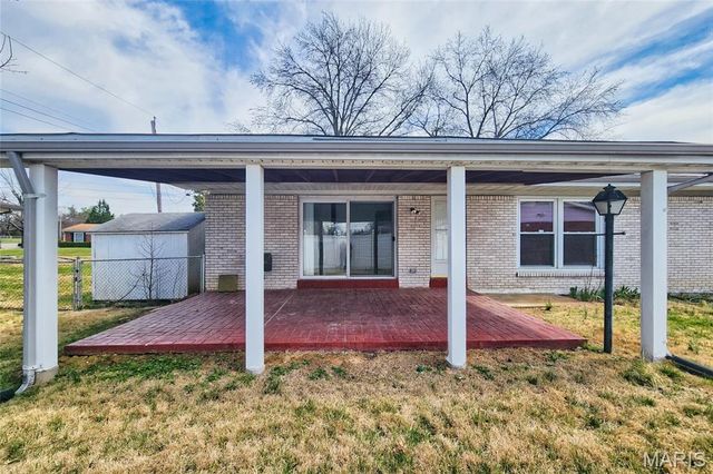 2325 Grassland Drive, Florissant, MO 63033