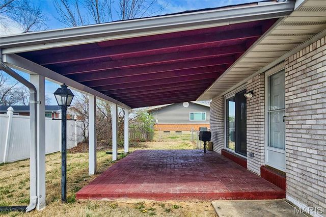 2325 Grassland Drive, Florissant, MO 63033