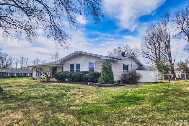 2325 Grassland Drive, Florissant, MO 63033