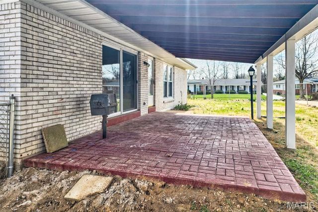 2325 Grassland Drive, Florissant, MO 63033