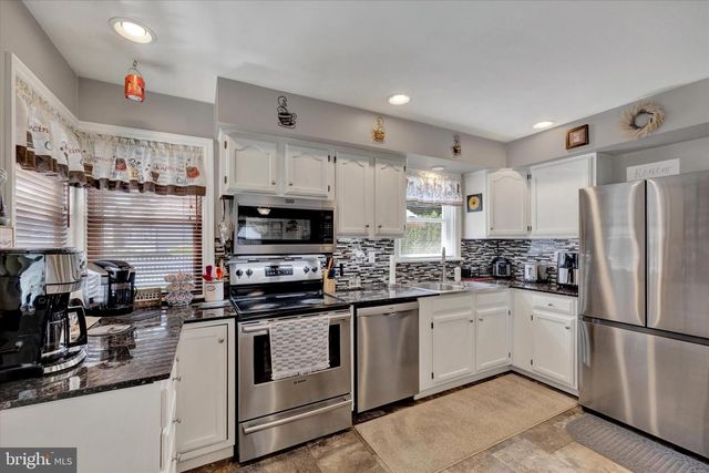 106 E POPLAR ST, Lebanon, PA 17042