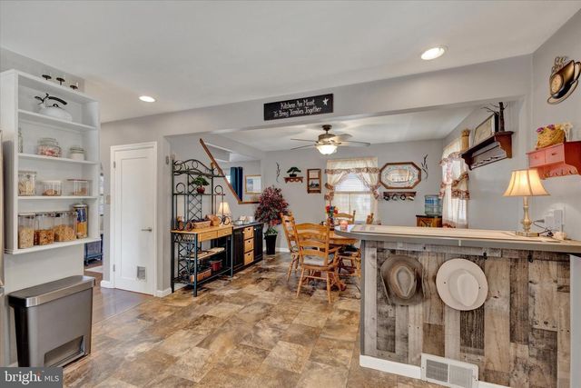 106 E POPLAR ST, Lebanon, PA 17042