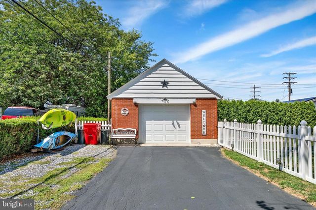 106 E POPLAR ST, Lebanon, PA 17042