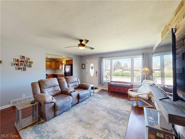2821 Wales Avenue, Parma, OH 44134