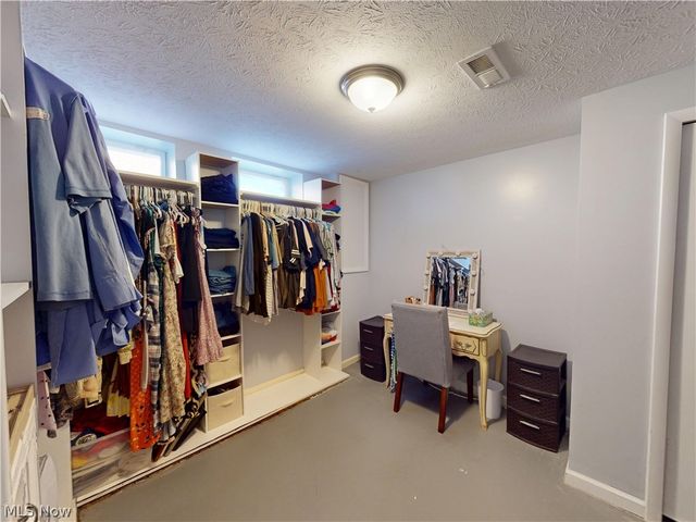 2821 Wales Avenue, Parma, OH 44134