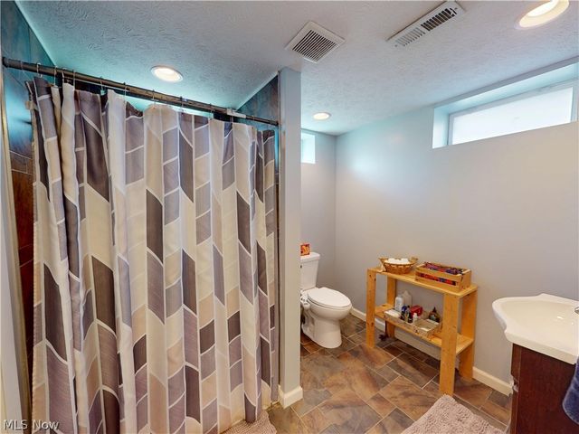 2821 Wales Avenue, Parma, OH 44134