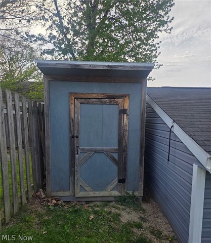 2821 Wales Avenue, Parma, OH 44134