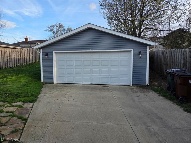 2821 Wales Avenue, Parma, OH 44134