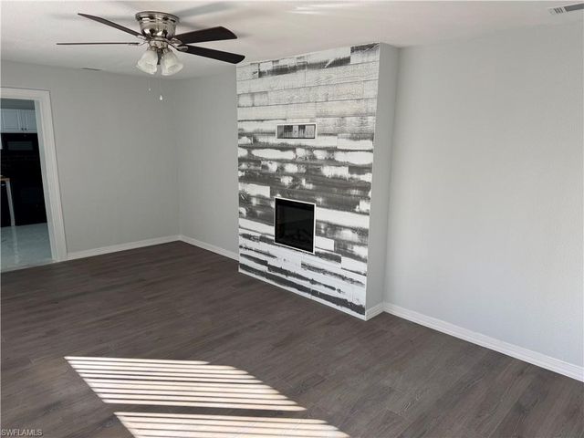 2711 Elmwood ST, Fort Myers, FL 33901