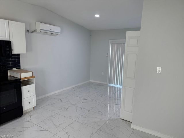 2711 Elmwood ST, Fort Myers, FL 33901