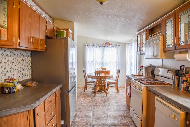 6 Saint Anthonys, Questa, NM 87556