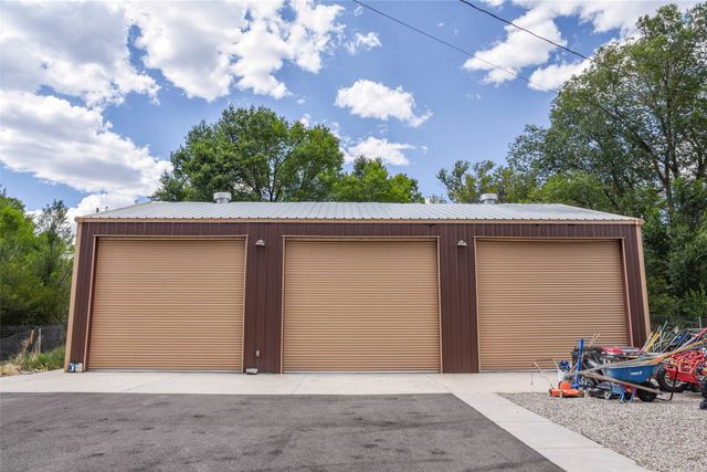 6 Saint Anthonys, Questa, NM 87556