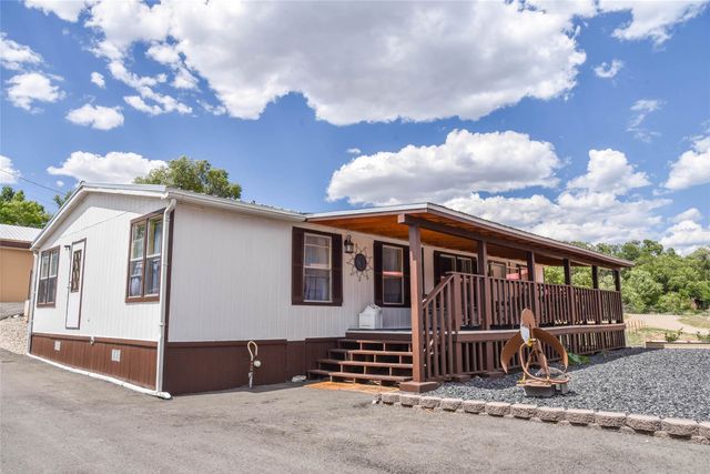 6 Saint Anthonys, Questa, NM 87556