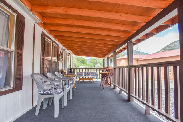 6 Saint Anthonys, Questa, NM 87556