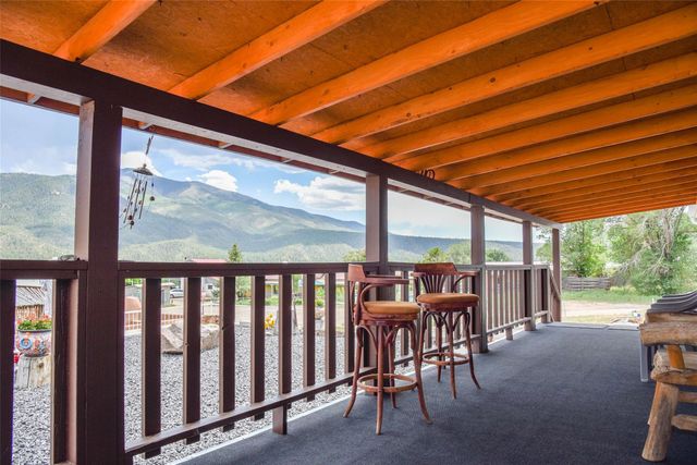 6 Saint Anthonys, Questa, NM 87556