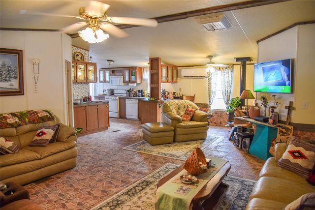 6 Saint Anthonys, Questa, NM 87556