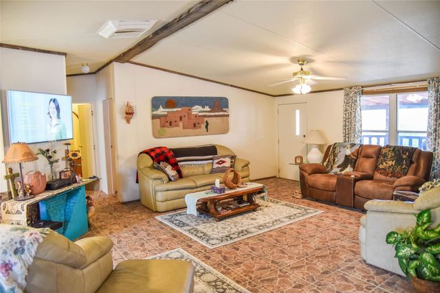 6 Saint Anthonys, Questa, NM 87556