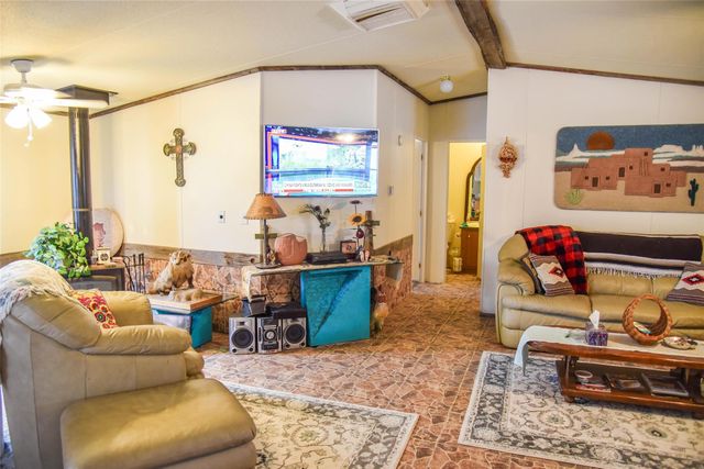 6 Saint Anthonys, Questa, NM 87556