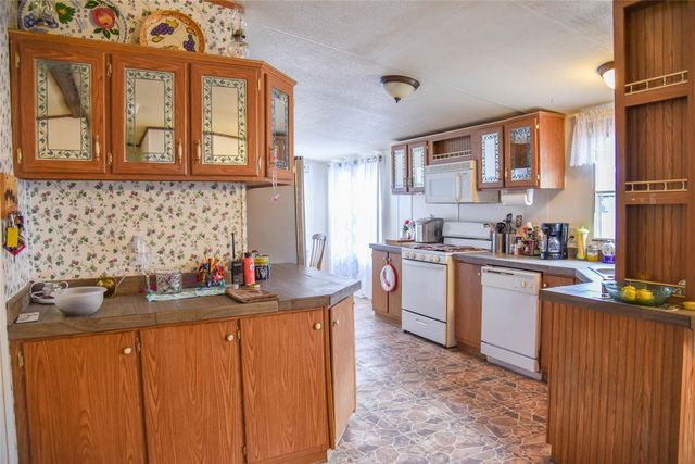 6 Saint Anthonys, Questa, NM 87556