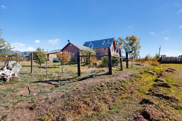 226 County Rd 75, Truchas, NM 87578