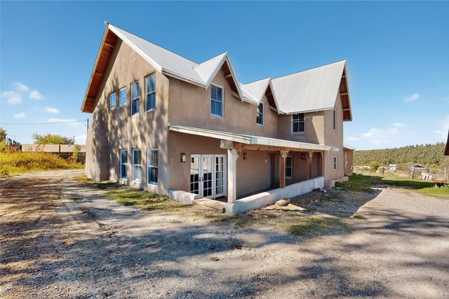 226 County Rd 75, Truchas, NM 87578