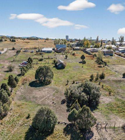 226 County Rd 75, Truchas, NM 87578