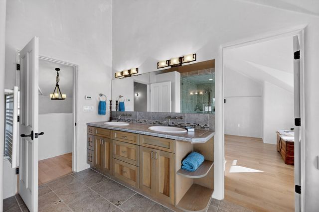 226 County Rd 75, Truchas, NM 87578