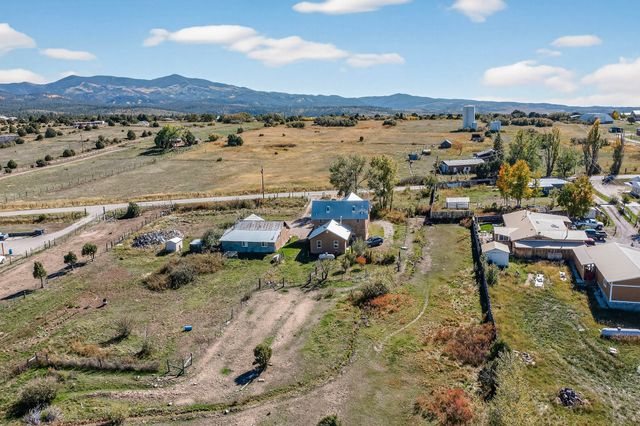 226 County Rd 75, Truchas, NM 87578