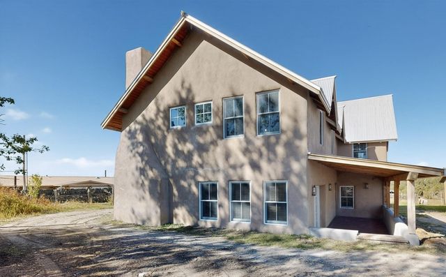 226 County Rd 75, Truchas, NM 87578