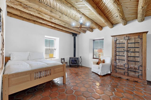 226 County Rd 75, Truchas, NM 87578