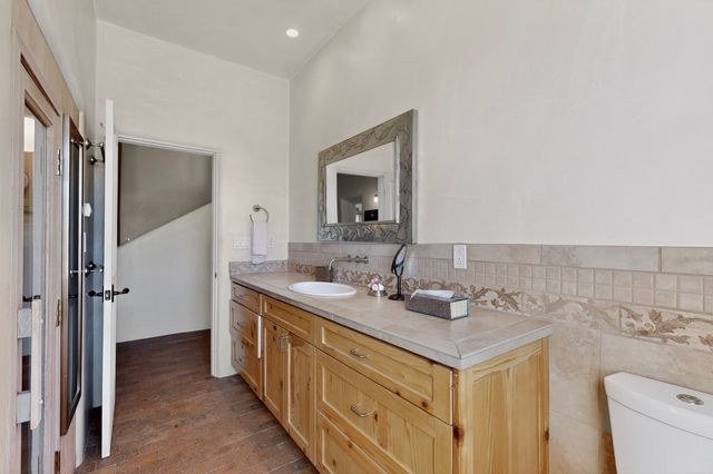 226 County Rd 75, Truchas, NM 87578