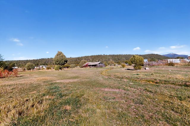 226 County Rd 75, Truchas, NM 87578