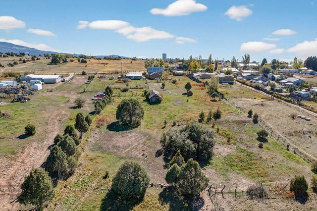 226 County Rd 75, Truchas, NM 87578