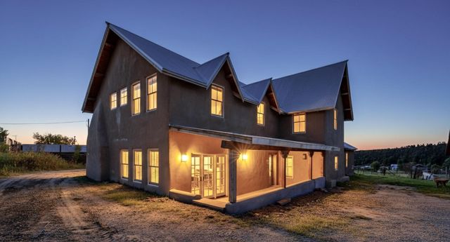 226 County Rd 75, Truchas, NM 87578