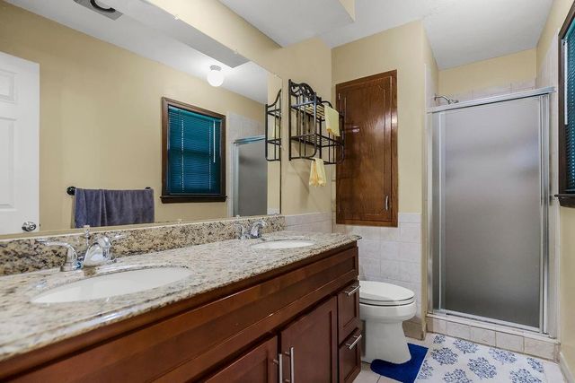 7824 Westridge Road, Raytown, MO 64138