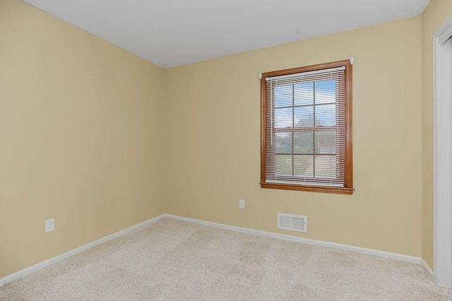 7824 Westridge Road, Raytown, MO 64138