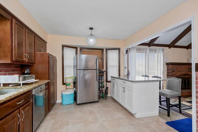 7824 Westridge Road, Raytown, MO 64138