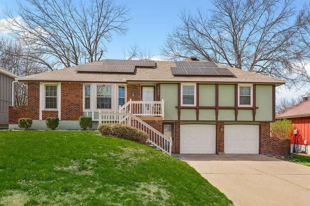 7824 Westridge Road, Raytown, MO 64138