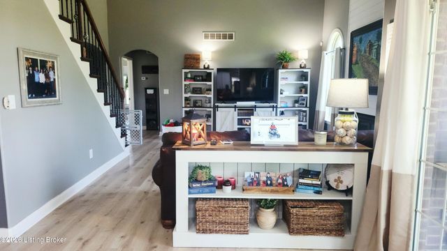 1202 Deer Fields Trace, La Grange, KY 40031